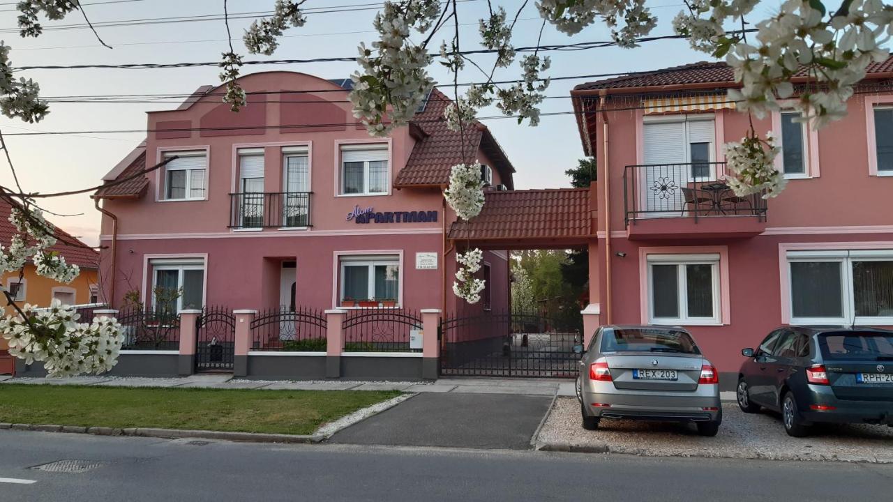 Alom Apartman Hajduszoboszlo Bagian luar foto