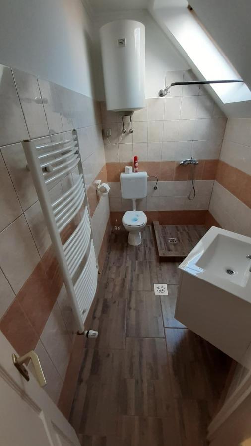 Alom Apartman Hajduszoboszlo Bagian luar foto