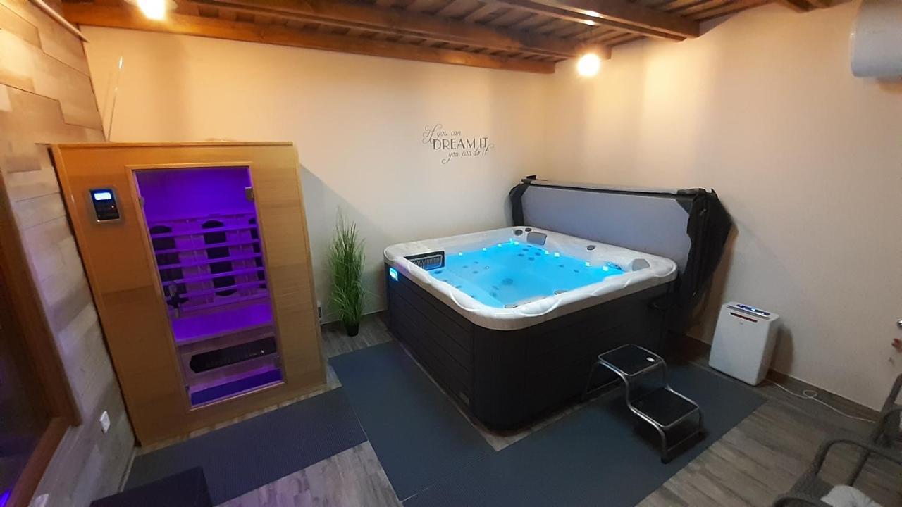Alom Apartman Hajduszoboszlo Bagian luar foto
