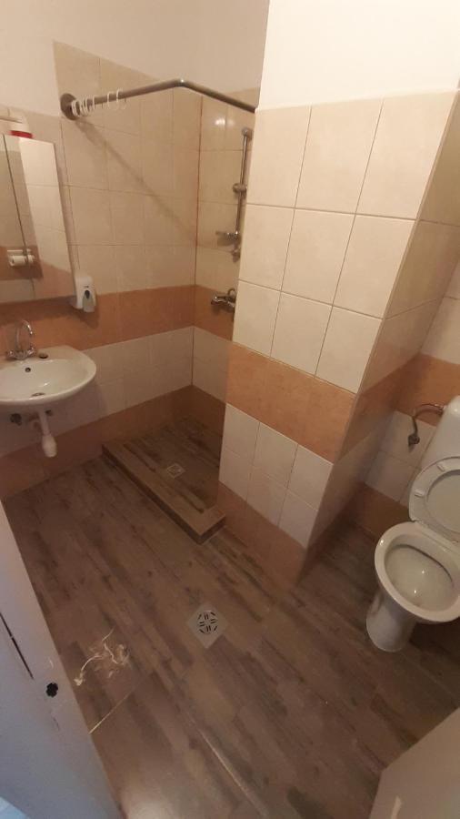 Alom Apartman Hajduszoboszlo Bagian luar foto