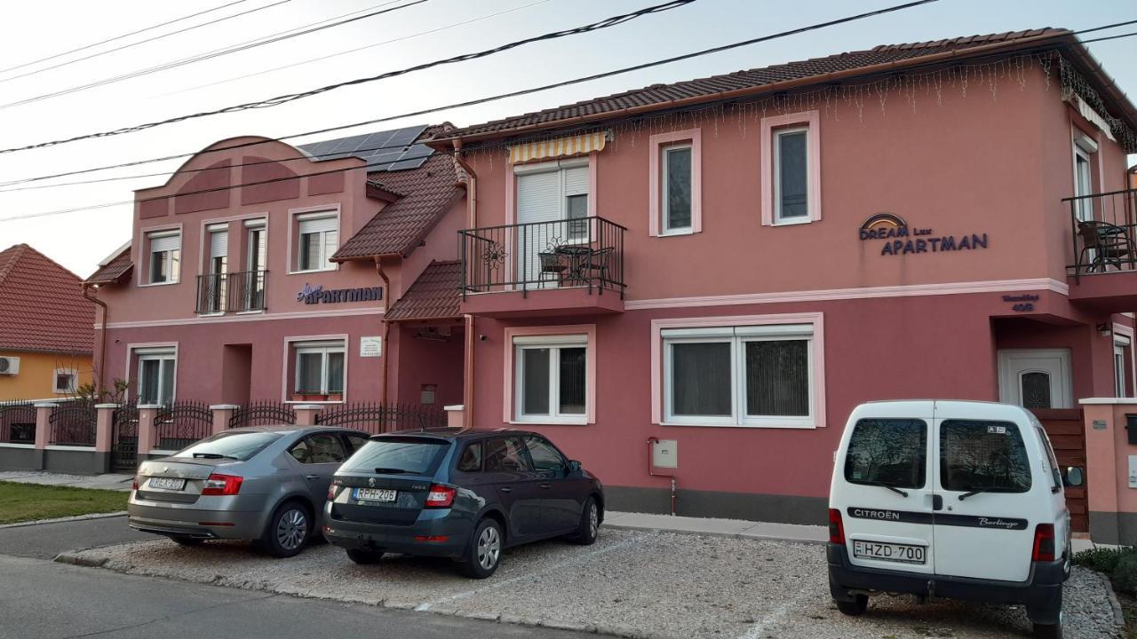 Alom Apartman Hajduszoboszlo Bagian luar foto