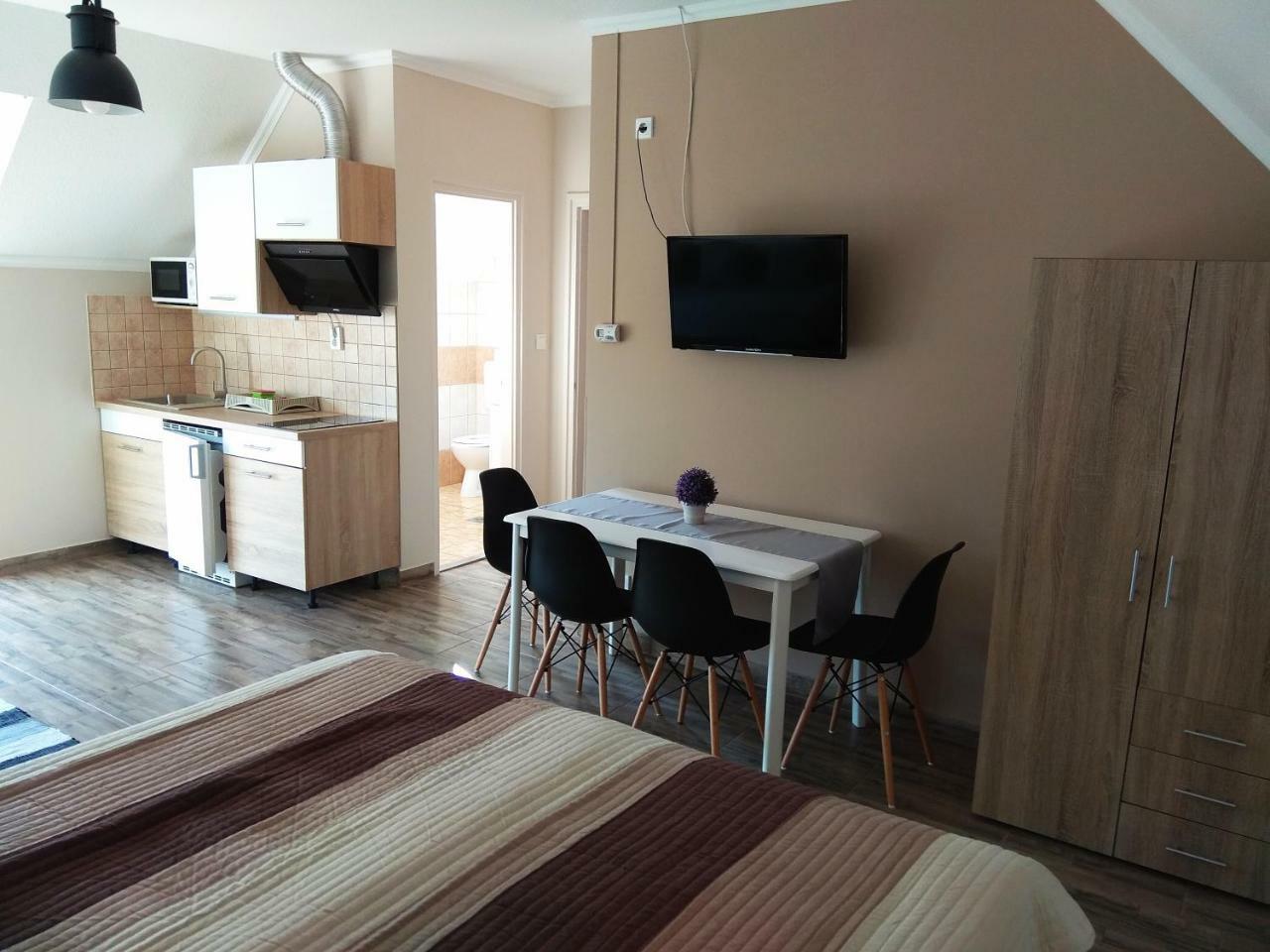 Alom Apartman Hajduszoboszlo Bagian luar foto